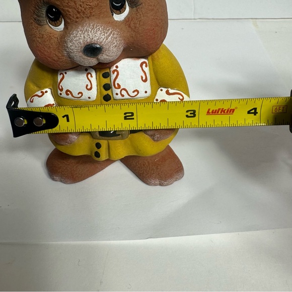 Hand painted pilgrim teddy bear. Adorable ceramic bear wearing yellow outfit - Picture 5 of 12